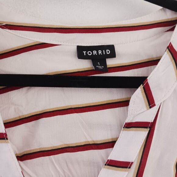 Torrid White & Red Stripe Button Front Dolman sleeveless Top size 1X - Picture 4 of 5